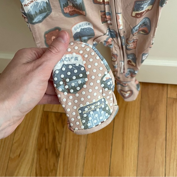 NWT Angel Dear Bamboo Ruffle Back National Park Print Footie Pajama - Picture 3 of 9